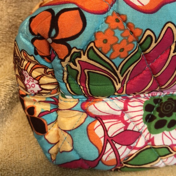 Vera Bradley Floral Shoulder Bag With Ruffle Multi Color 24x7.5x5”- 9”drop - Picture 4 of 11